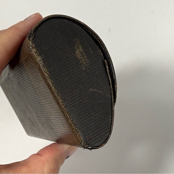 Fendi glasses case - Picture 4 of 7